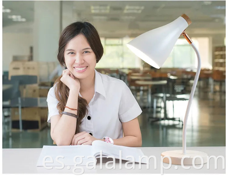 Lámpara de escritorio de protección ocular LED para estudiantes y profesionales